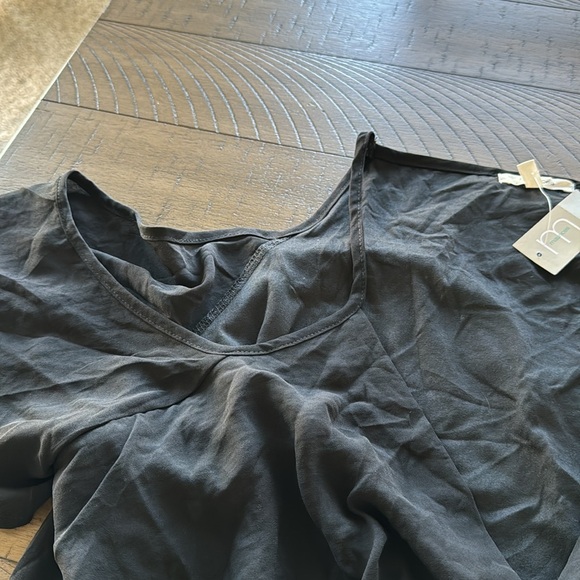 Cold shoulder Bodysuit - Picture 4 of 5